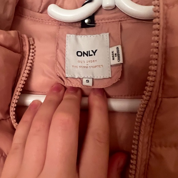 Pink puffer coat - Picture 3 of 3